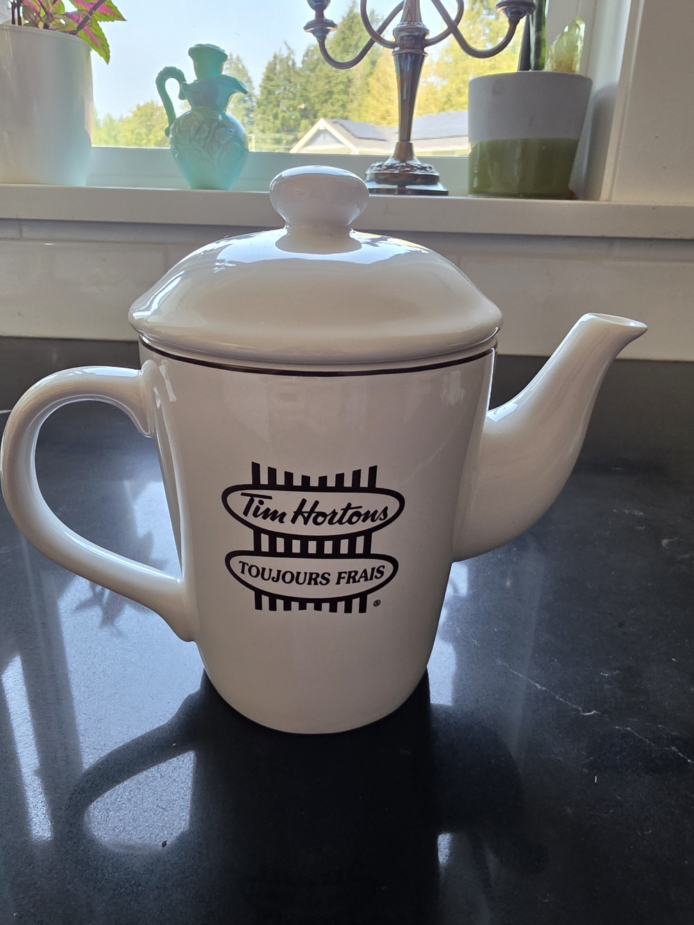 Tim Hortons Always Fresh Toujours Frais 2-Cup Teapot with Lid